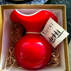 NWT Vietri Hibiscus Glass Red Fluted Bud Vase- manufacture signature gift box